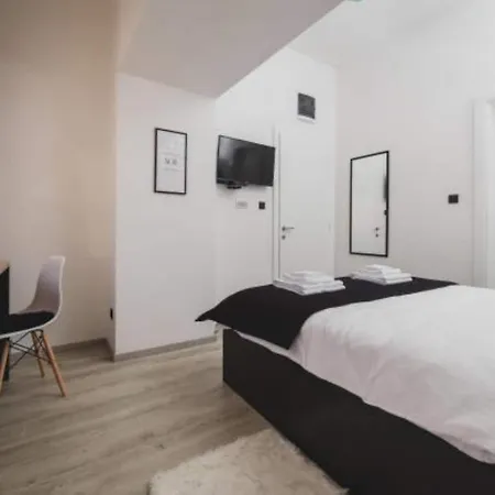 Marienplatz 3* Ποντγορίτσα