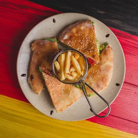 Отель Marienplatz Подгорица