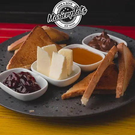 ホテル Marienplatz 3*