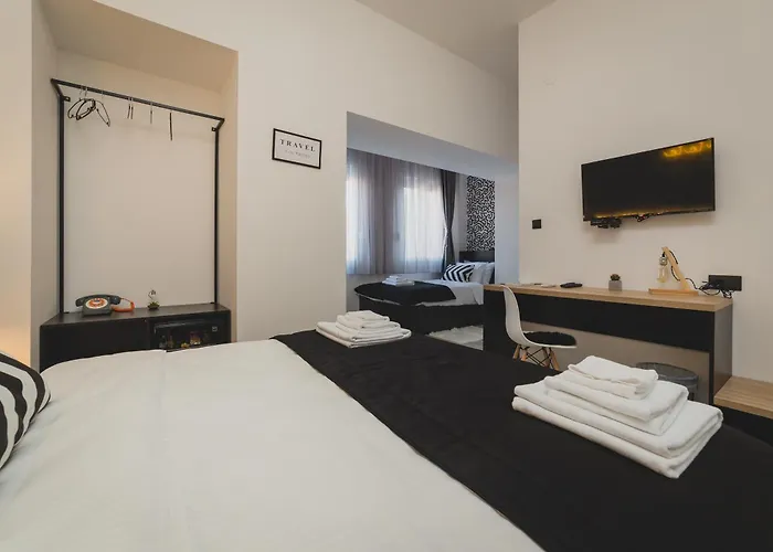 Marienplatz 3* ポドゴリツァ