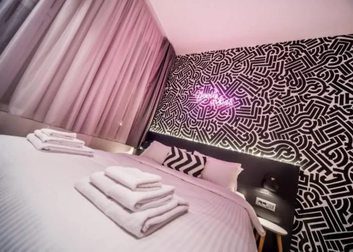 Marienplatz 3* ポドゴリツァ